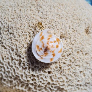 Pendentif « Spirale Sable Doré »